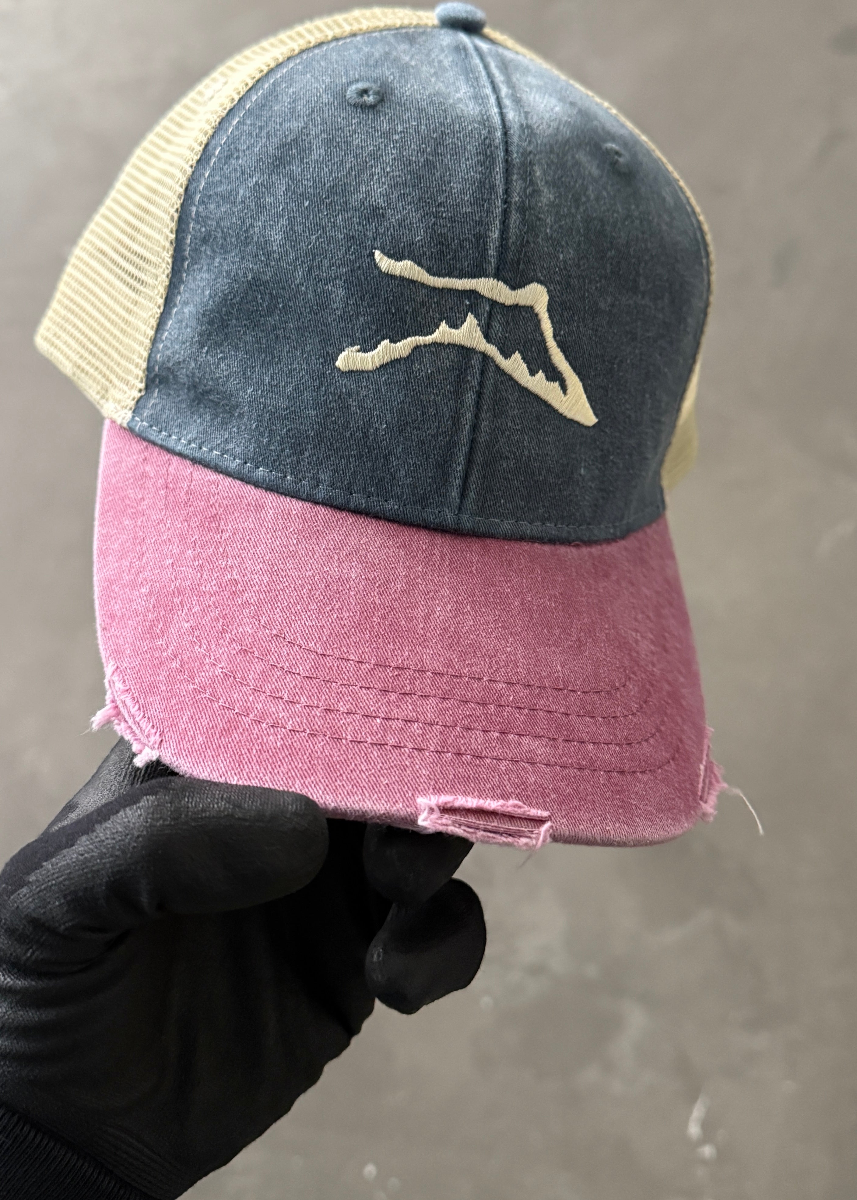 DISTRESSED RANGE MESH CAP - RED
