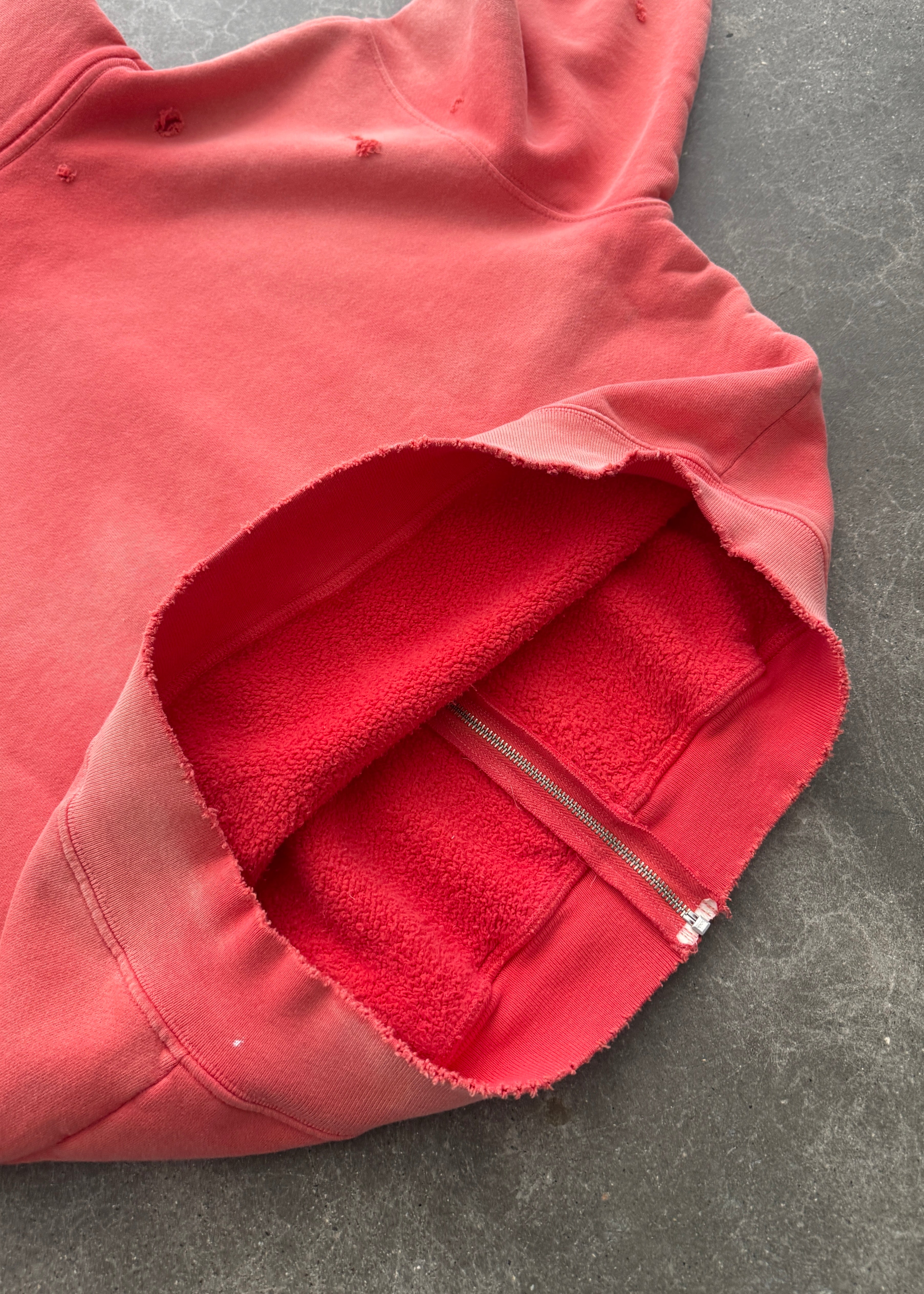 "WATCH-PEEKER" ZIP UP HOODIE - SUN FADED RED