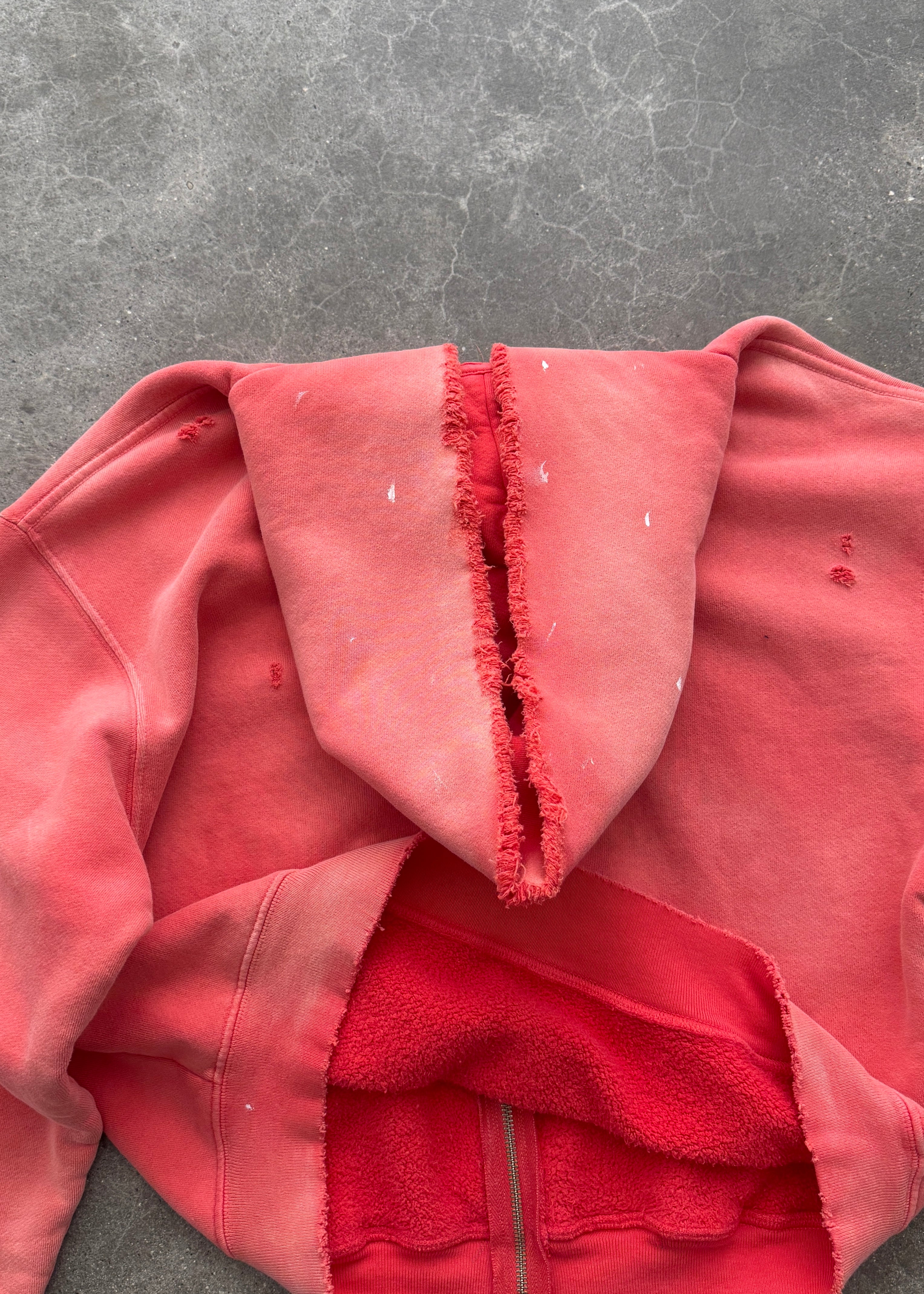 "WATCH-PEEKER" ZIP UP HOODIE - SUN FADED RED