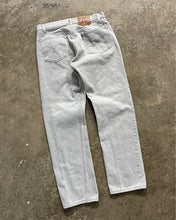 Load image into Gallery viewer, LEVI&#39;S 501 FADED CONCRETE GREY JEANS  - 1980S

