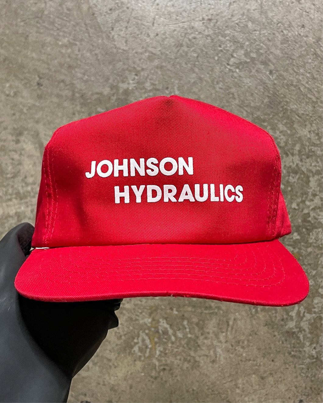 “JOHNSON HYDRAULICS” RED SNAPBACK HAT - 1990s