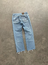 Load image into Gallery viewer, LEE RAW HEM FADED BLUE JEANS - 1990S
