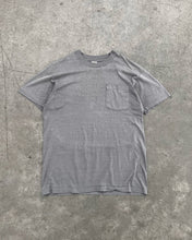 Load image into Gallery viewer, SUN FADED CEMENT GREY SINGLE STITCHED POCKET TEE - 1980S
