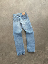 Load image into Gallery viewer, LEVI’S 501 FADED BLUE JEANS - 1980S
