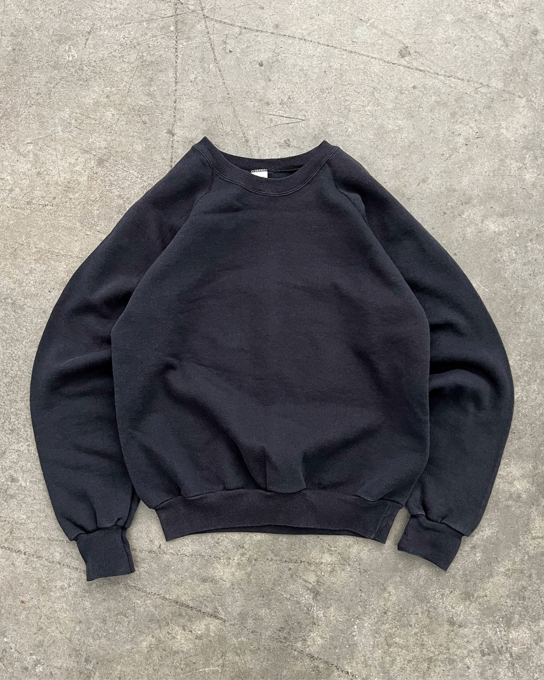 FADED BLACK RAGLAN SWEATSHIRT - 1980S