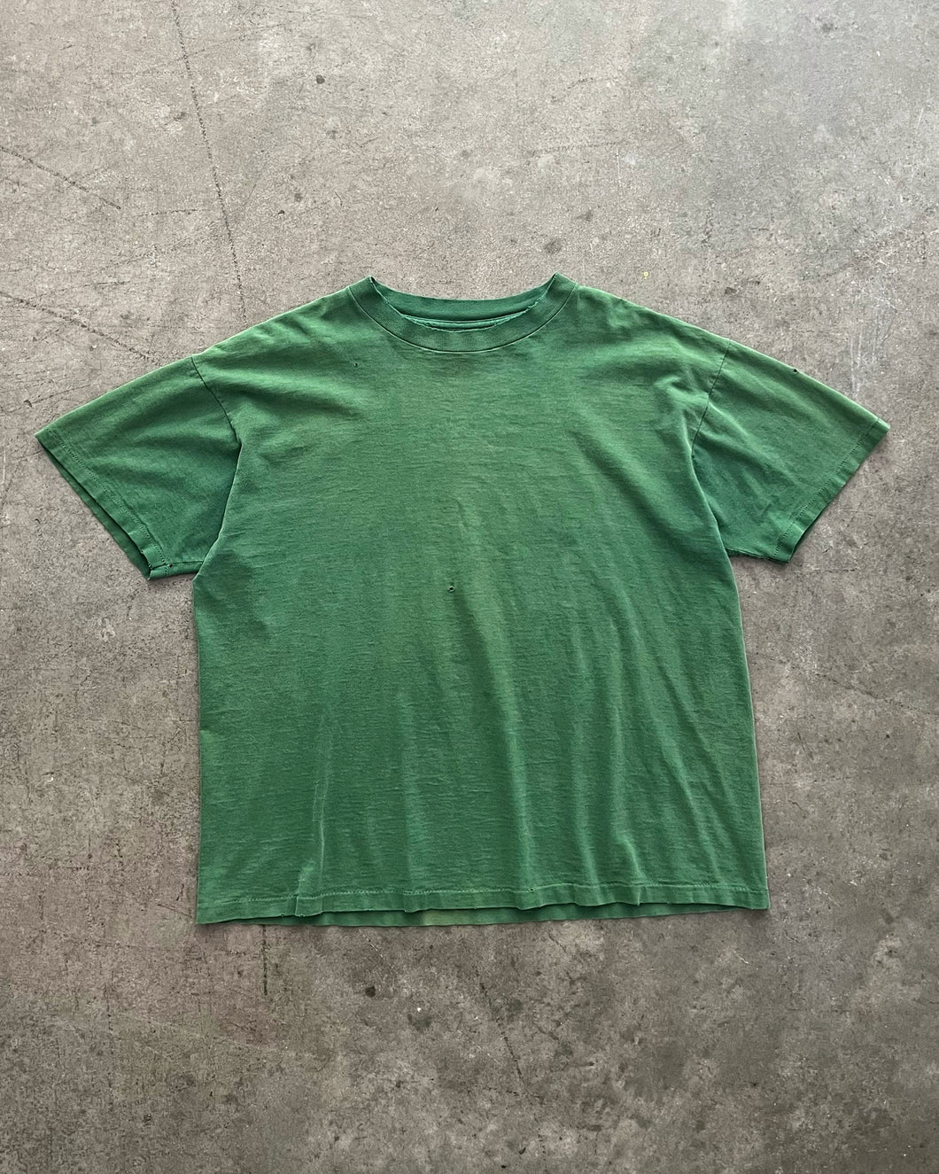 SUN FADED GREEN SINGLE STITCHED TEE - 1990S