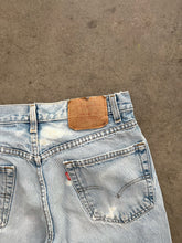 Load image into Gallery viewer, LEVI’S 550 DISTRESSED LIGHT WASH JEANS - 1990S

