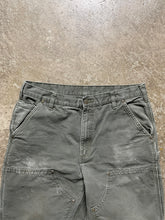 Load image into Gallery viewer, CARHARTT FADED OLIVE GREEN RAW HEM DOUBLE KNEE PANTS
